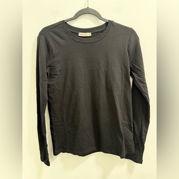 Zenana Black Cotton and Spandex Crew Neck Long Sleeve Tee - Picture 1 of 2